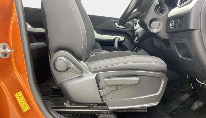 2021 Tata PUNCH CREATIVE  1.2 RTN DUAL TONE, Petrol, Manual, 23,562 km, Driver Side Adjustment Panel