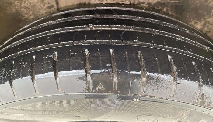 2021 Tata PUNCH CREATIVE  1.2 RTN DUAL TONE, Petrol, Manual, 23,562 km, Right Front Tyre Tread