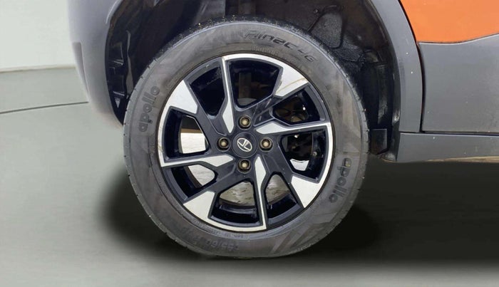 2021 Tata PUNCH CREATIVE  1.2 RTN DUAL TONE, Petrol, Manual, 23,562 km, Right Rear Wheel