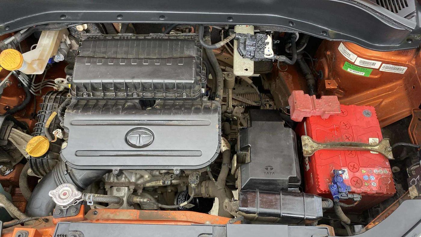 2021 Tata PUNCH CREATIVE  1.2 RTN DUAL TONE, Petrol, Manual, 23,562 km, Engine View - Left