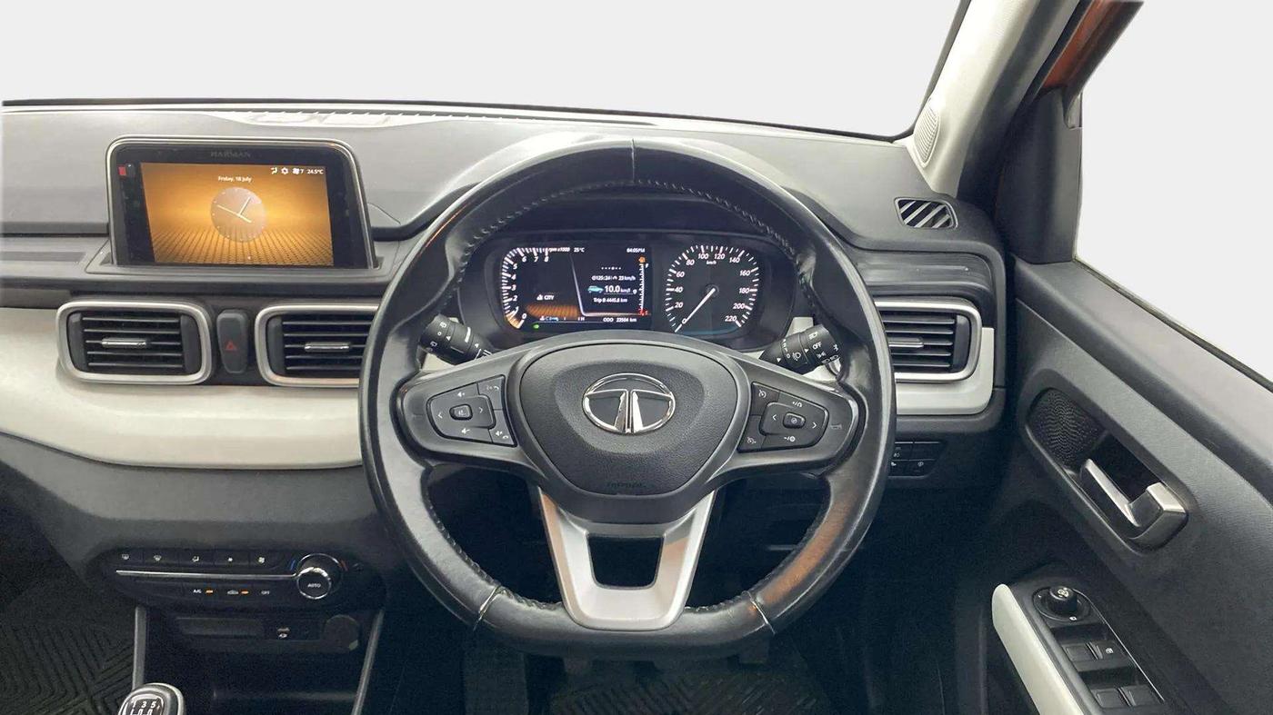 2021 Tata PUNCH CREATIVE  1.2 RTN DUAL TONE, Petrol, Manual, 23,562 km, Steering Wheel Close Up