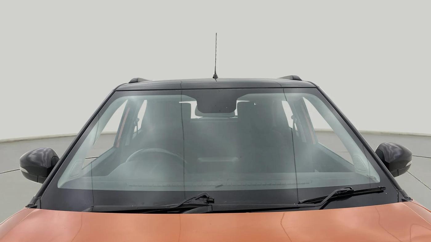 2021 Tata PUNCH CREATIVE  1.2 RTN DUAL TONE, Petrol, Manual, 23,562 km, Front Windshield