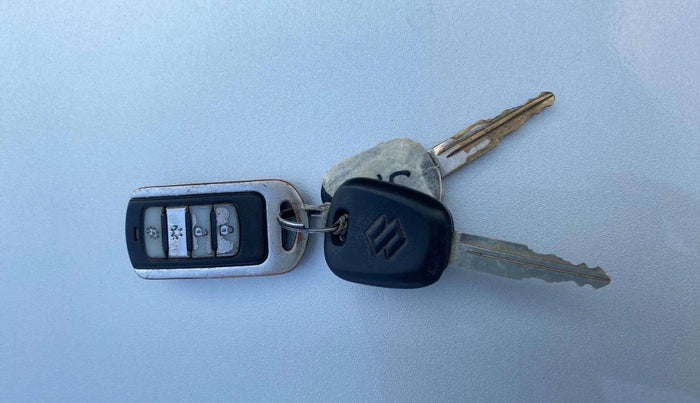 2018 Maruti Alto K10 VXI, Petrol, Manual, 60,202 km, Key Close Up