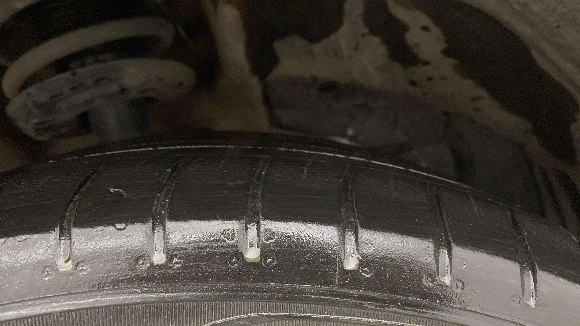 RHS-Front-Tyre-Tread-18