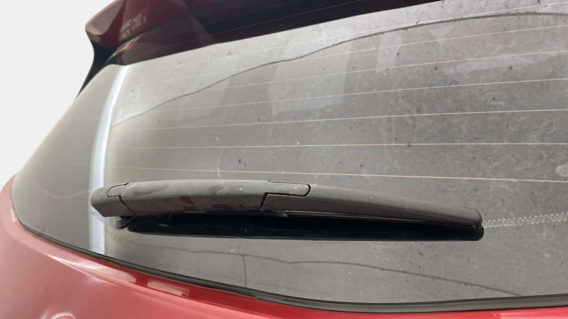 Rear-windshield-wiper-blade-24