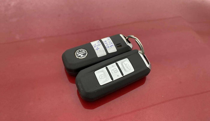 2021 MG HECTOR PLUS SELECT 2.0 DIESEL TURBO MT 7-STR, Diesel, Manual, 45,767 km, Key Close Up