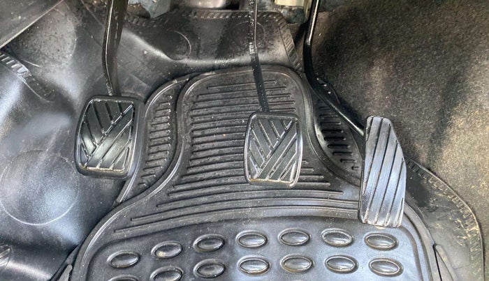 2015 Maruti Wagon R 1.0 VXI, Petrol, Manual, 39,825 km, Pedals