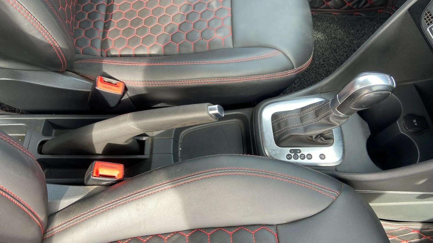 2016 Volkswagen Polo GT TSI AT, Petrol, Automatic, 1,10,755 km, Gear Lever
