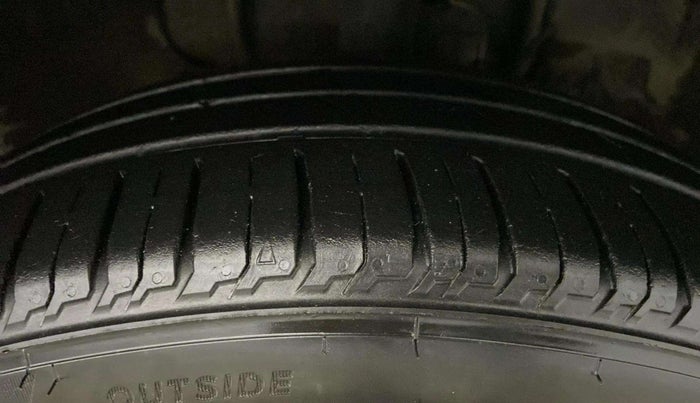 2018 Tata TIGOR XZ PLUS PETROL, Petrol, Manual, 44,467 km, Right Front Tyre Tread
