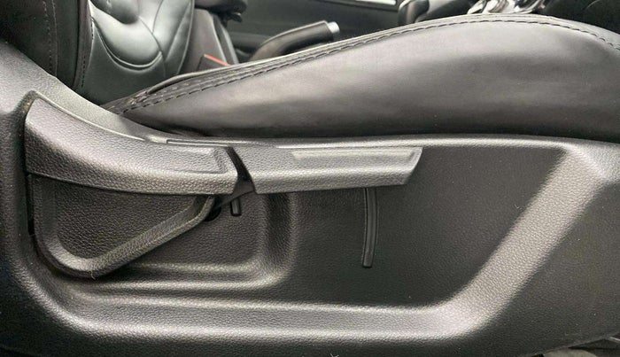 2023 KIA SELTOS HTE 1.5 PETROL, Petrol, Manual, 49,425 km, Driver Side Adjustment Panel