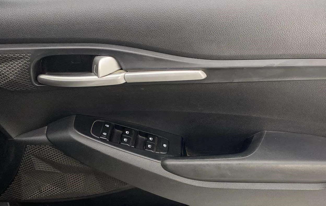2023 KIA SELTOS HTE 1.5 PETROL, Petrol, Manual, 49,966 km, Driver Side Door Panels Control