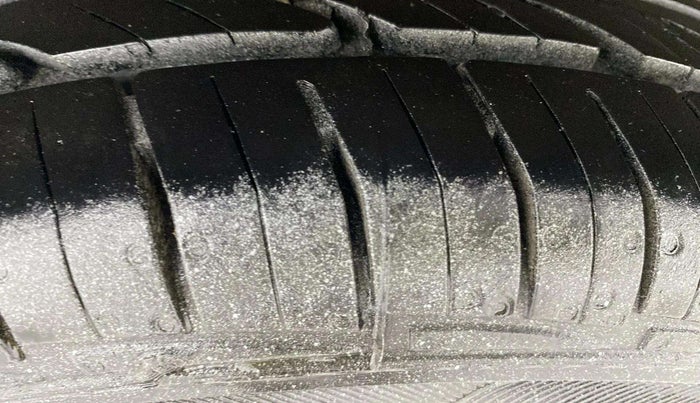 2018 Maruti Alto 800 VXI, Petrol, Manual, 66,222 km, Right Rear Tyre Tread