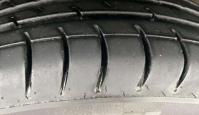 2018 Maruti Alto 800 VXI, Petrol, Manual, 66,222 km, Right Front Tyre Tread