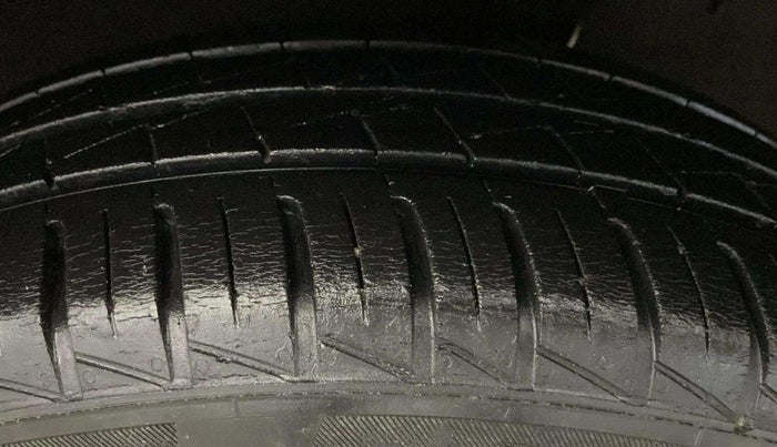 2021 Renault Kwid RXL 1.0 AMT, Petrol, Automatic, 32,259 km, Left Front Tyre Tread
