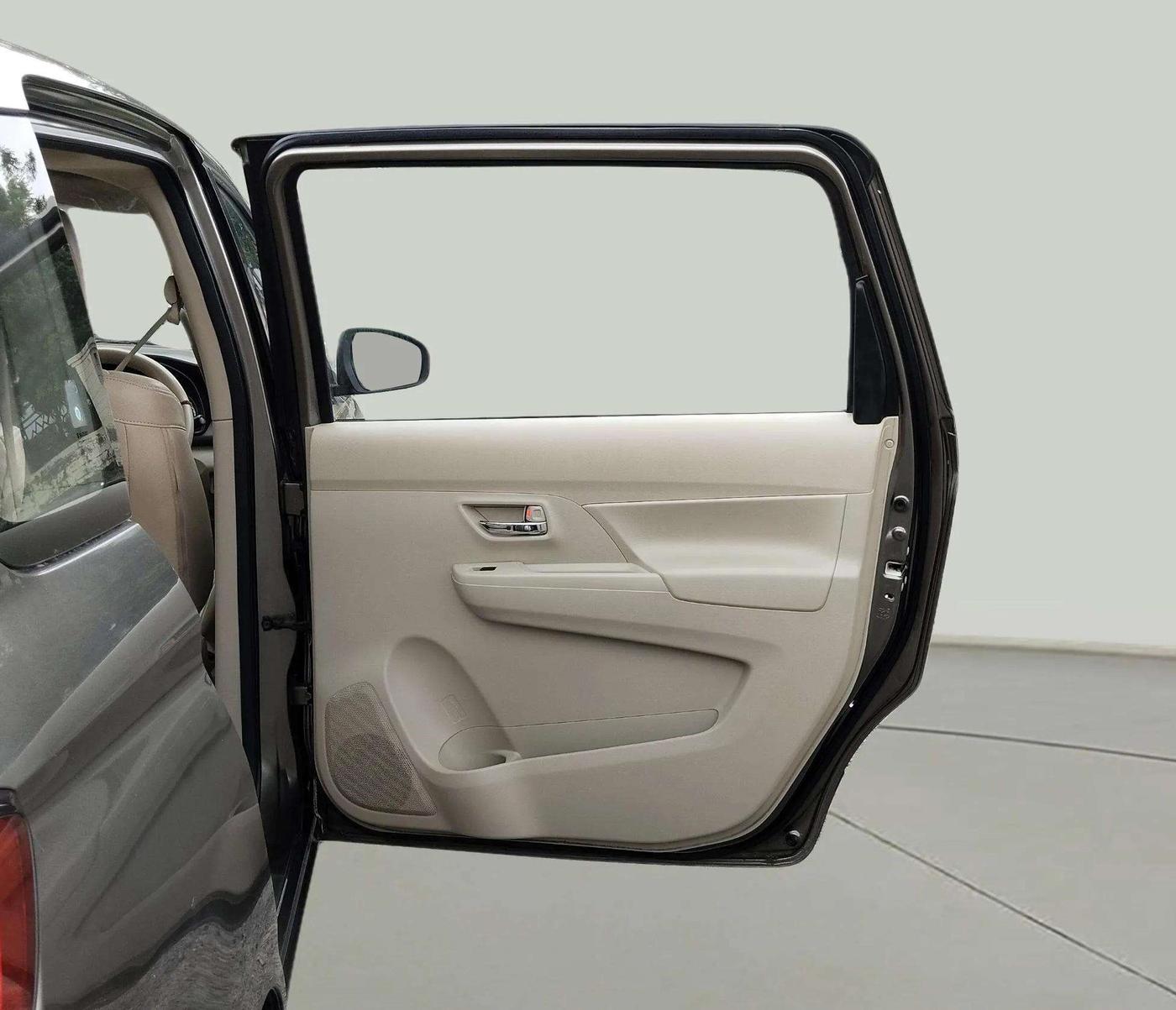 2020 Maruti Ertiga VXI CNG, CNG, Manual, 65,364 km, RHS Rear Door