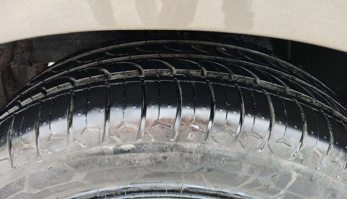 2020 Maruti Ertiga VXI CNG, CNG, Manual, 65,364 km, Left Front Tyre Tread