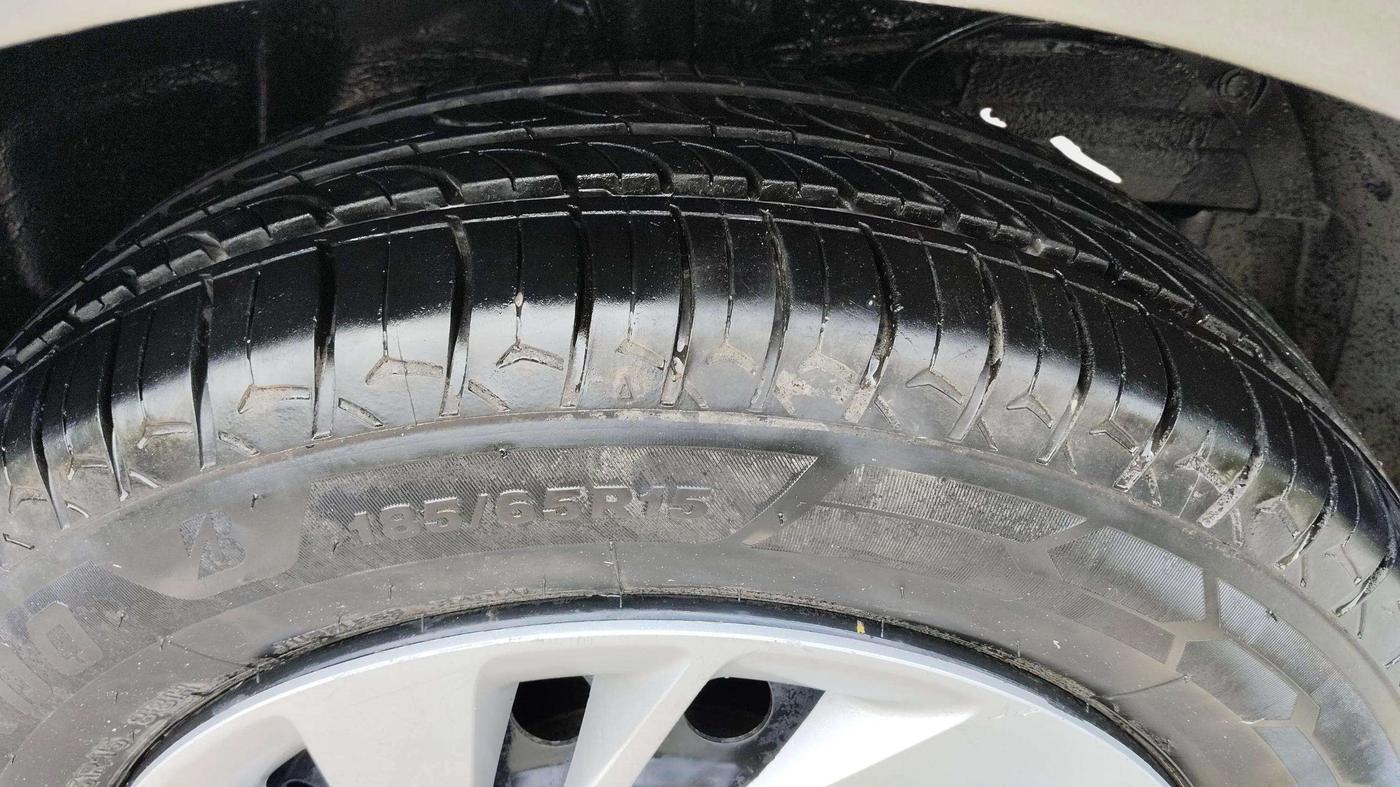 2020 Maruti Ertiga VXI CNG, CNG, Manual, 65,364 km, Right Front Tyre Tread