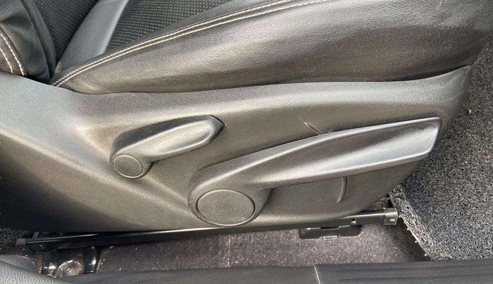 2019 Jeep Compass SPORT PLUS 1.4 PETROL, Petrol, Manual, 52,518 km, Driver Side Adjustment Panel