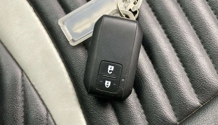 2018 Maruti Baleno ZETA CVT PETROL 1.2, Petrol, Automatic, 26,819 km, Key Close Up