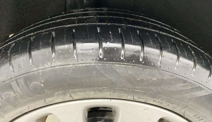 2018 Maruti Baleno ZETA CVT PETROL 1.2, Petrol, Automatic, 26,819 km, Right Rear Tyre Tread