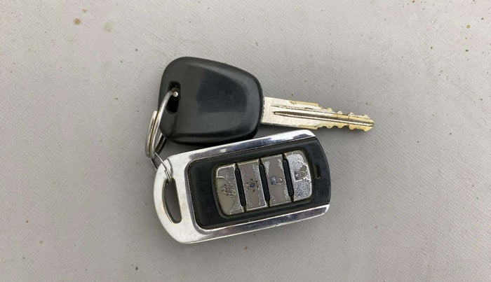 2016 Maruti Alto K10 VXI AMT, Petrol, Automatic, 28,515 km, Key Close Up