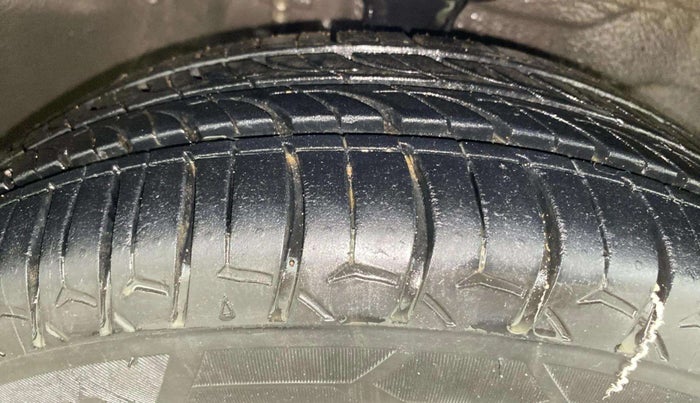 2016 Maruti Alto K10 VXI AMT, Petrol, Automatic, 28,515 km, Right Front Tyre Tread