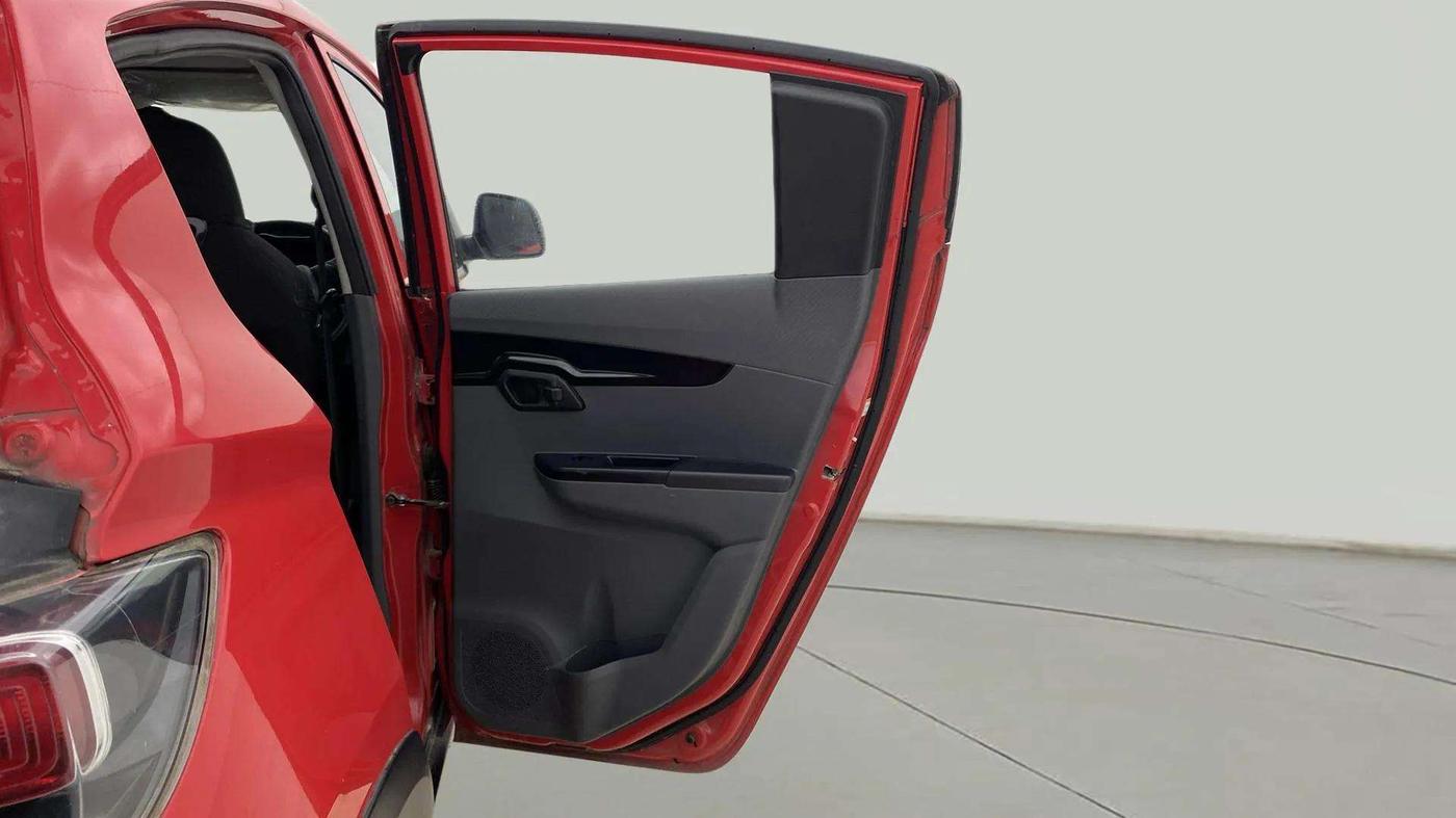 2018 Mahindra KUV 100 NXT K4+ P 6 STR, Petrol, Manual, 33,799 km, RHS Rear Door