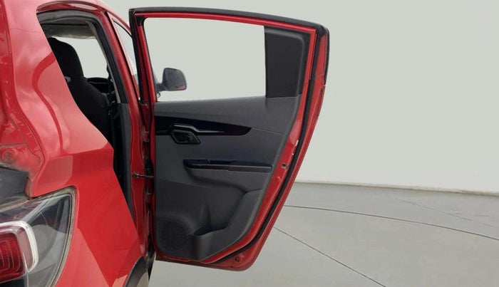 2018 Mahindra KUV 100 NXT K4+ P 6 STR, Petrol, Manual, 33,799 km, RHS Rear Door