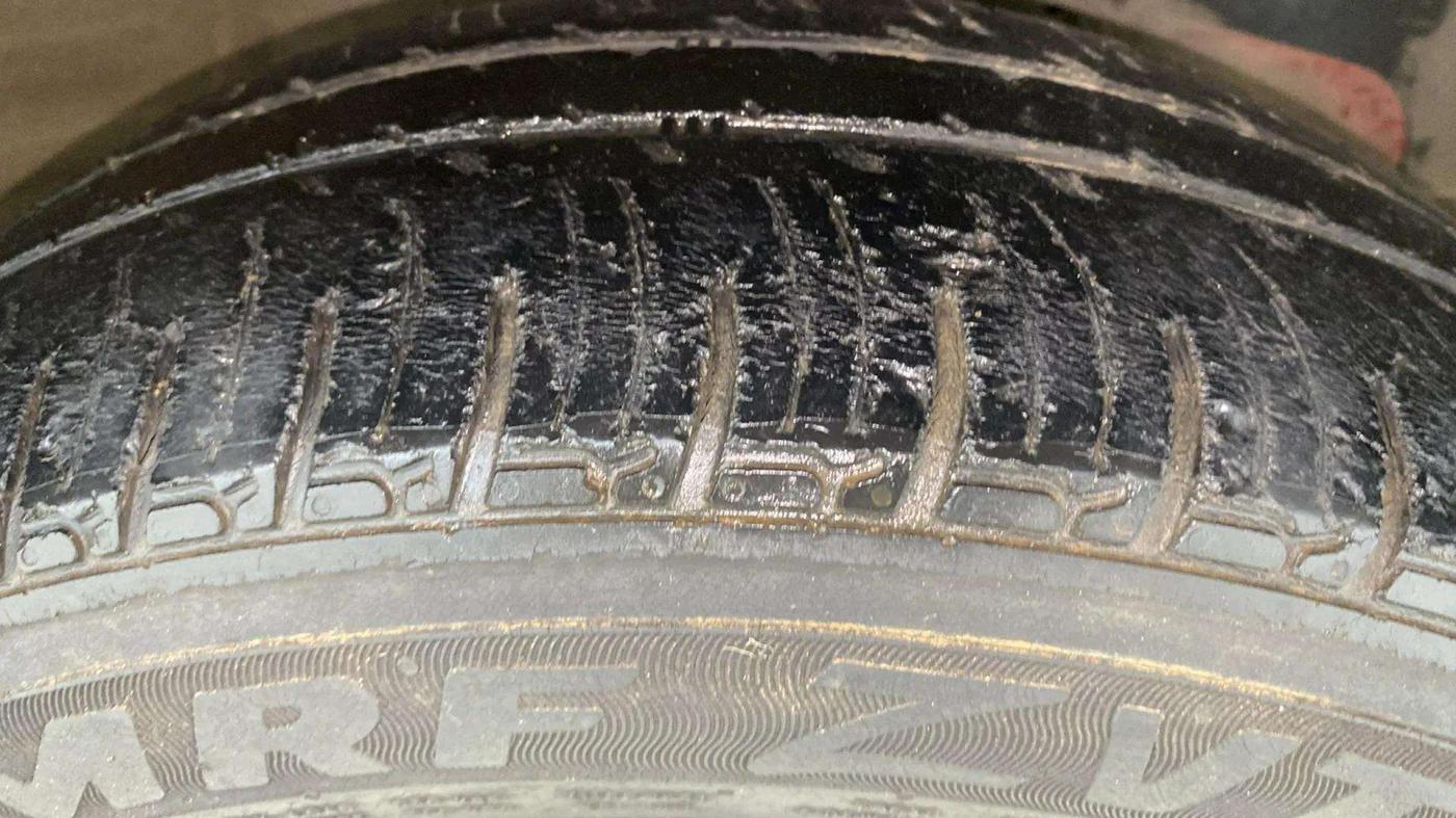 2018 Mahindra KUV 100 NXT K4+ P 6 STR, Petrol, Manual, 33,799 km, Right Front Tyre Tread