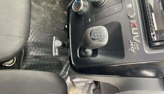 2018 Mahindra KUV 100 NXT K4+ P 6 STR, Petrol, Manual, 33,799 km, Gear Lever