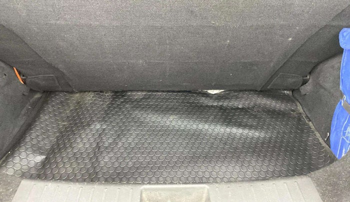 2018 Mahindra KUV 100 NXT K4+ P 6 STR, Petrol, Manual, 33,799 km, Boot Inside