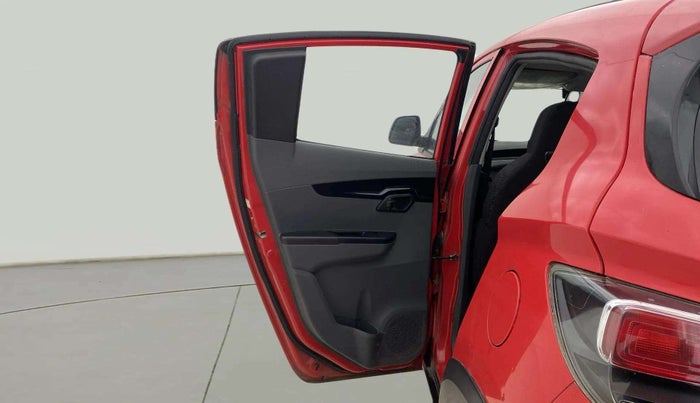 2018 Mahindra KUV 100 NXT K4+ P 6 STR, Petrol, Manual, 33,799 km, LHS Rear Door