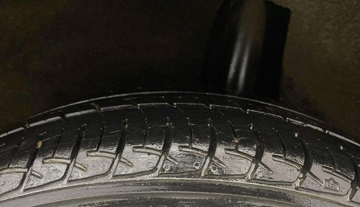 2017 Maruti Baleno DELTA PETROL 1.2, Petrol, Manual, 14,946 km, Left Rear Tyre Tread