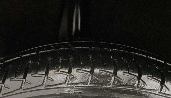 2017 Maruti Baleno DELTA PETROL 1.2, Petrol, Manual, 14,946 km, Right Rear Tyre Tread