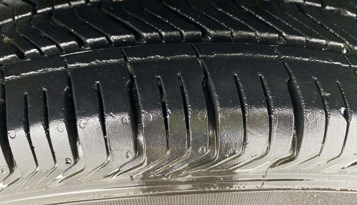 2022 Maruti Dzire VXI, Petrol, Manual, 67,500 km, Left Rear Tyre Tread