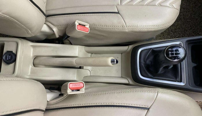 2022 Maruti Dzire VXI, Petrol, Manual, 67,500 km, Gear Lever