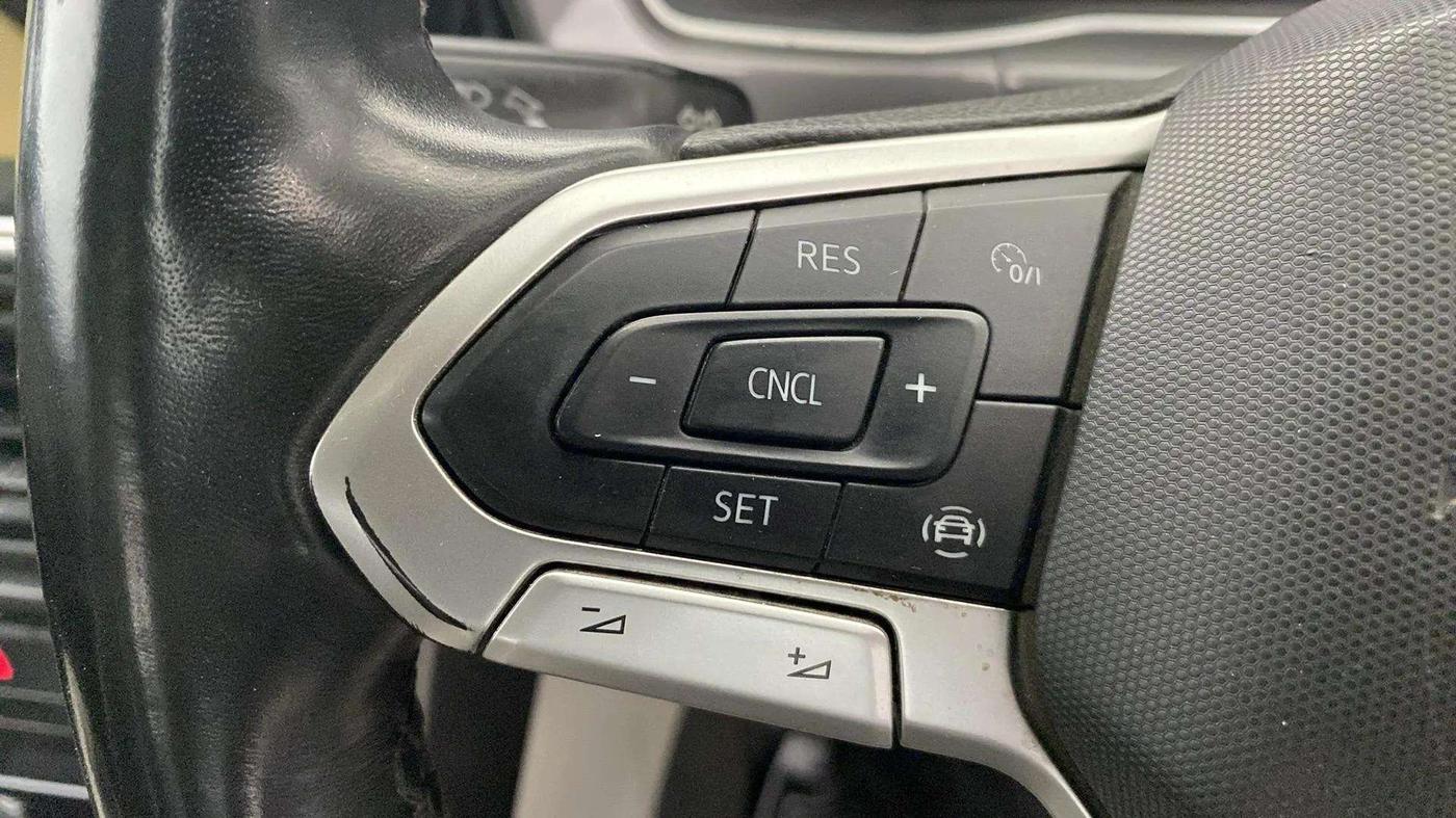 2022 Volkswagen TAIGUN TOPLINE 1.0 TSI MT, Petrol, Manual, 53,858 km, Adaptive Cruise Control