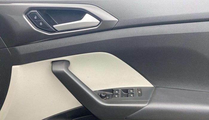 2022 Volkswagen TAIGUN TOPLINE 1.0 TSI MT, Petrol, Manual, 53,858 km, Driver Side Door Panels Control