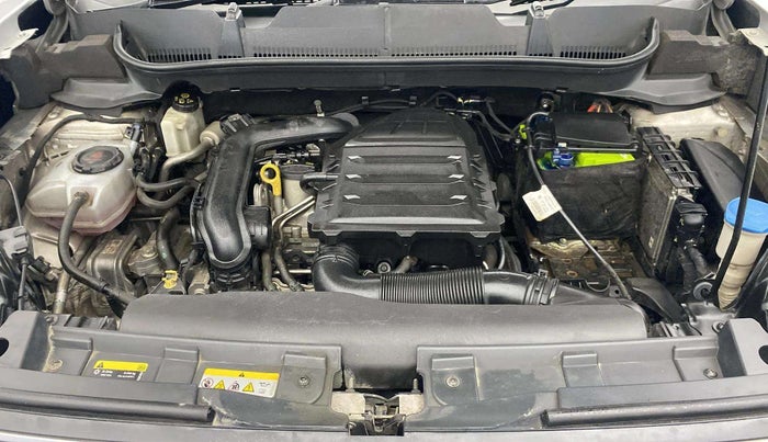 2022 Volkswagen TAIGUN TOPLINE 1.0 TSI MT, Petrol, Manual, 53,858 km, Engine View