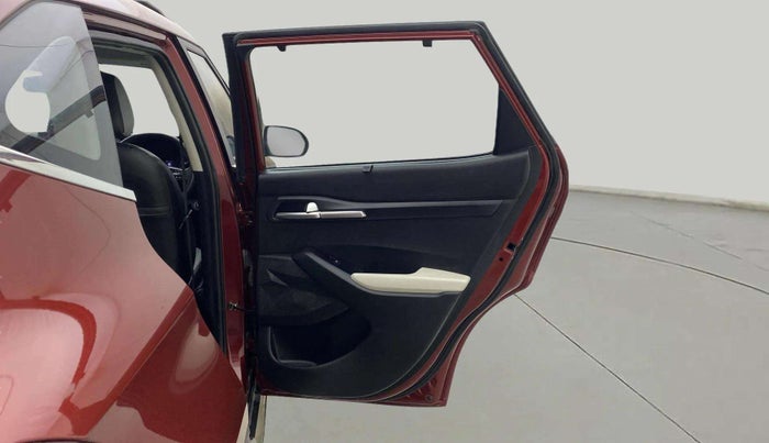 2021 KIA SELTOS HTK PLUS 1.5 IMT, Petrol, Manual, 26,045 km, RHS Rear Door