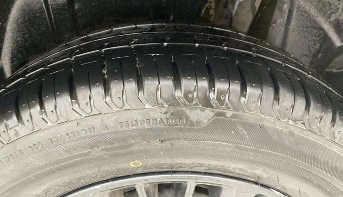2021 Maruti XL6 ALPHA MT, Petrol, Manual, 44,774 km, Left Rear Tyre Tread