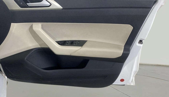 2024 Volkswagen VIRTUS Topline 1.0 TSI AT (Electric Seats), Petrol, Automatic, 31,785 km, Driver Side Door Panels Control