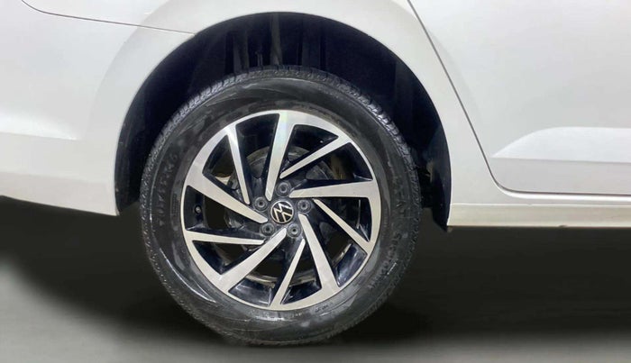 2024 Volkswagen VIRTUS Topline 1.0 TSI AT (Electric Seats), Petrol, Automatic, 31,785 km, Right Rear Wheel