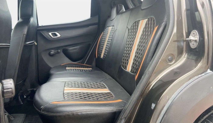 2019 Renault Kwid RXT 1.0 (O), Petrol, Manual, 90,435 km, Right Side Rear Door Cabin