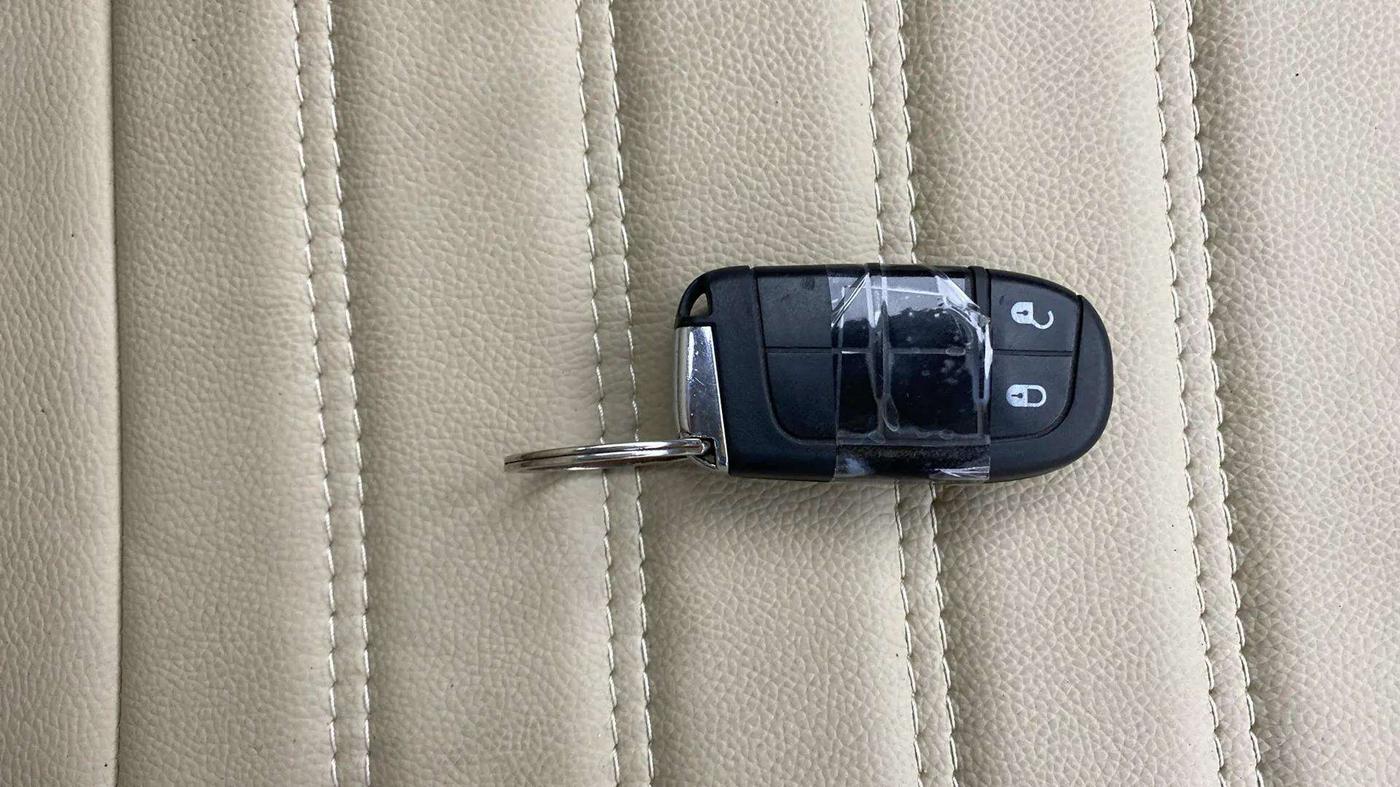 2018 Jeep Compass LIMITED (O) 2.0 DIESEL, Diesel, Manual, 95,300 km, Key Close Up