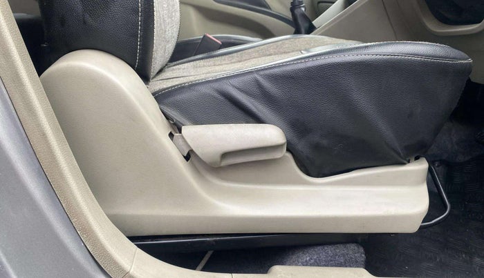 2016 Maruti Celerio VXI, Petrol, Manual, 61,574 km, Driver Side Adjustment Panel