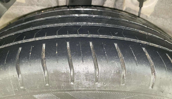 2015 Hyundai Elite i20 SPORTZ 1.2 (O), Petrol, Manual, 23,708 km, Right Rear Tyre Tread
