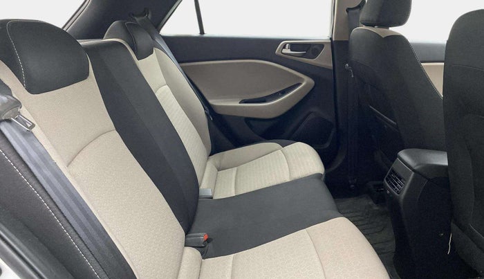 2015 Hyundai Elite i20 SPORTZ 1.2 (O), Petrol, Manual, 23,708 km, Right Side Rear Door Cabin