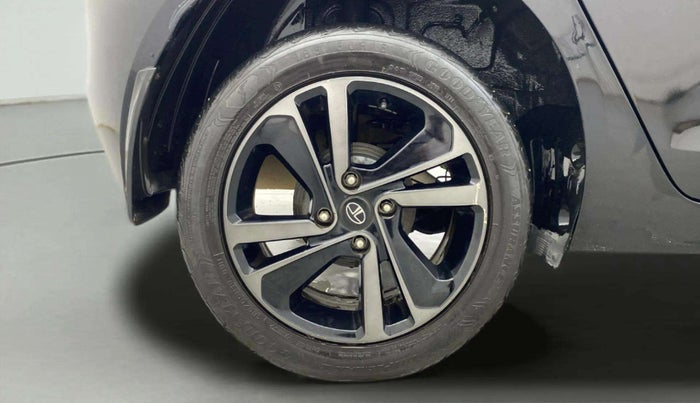 2022 Tata ALTROZ XZ PLUS PETROL DARK EDITION, Petrol, Manual, 31,352 km, Right Rear Wheel