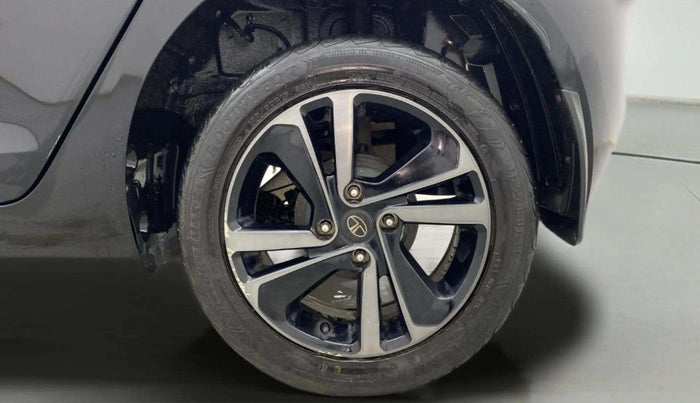 2022 Tata ALTROZ XZ PLUS PETROL DARK EDITION, Petrol, Manual, 31,352 km, Left Rear Wheel